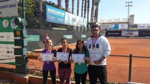 Kız Tenis Takımımız Yıldızlar kategorisinde Mersin birinciliği