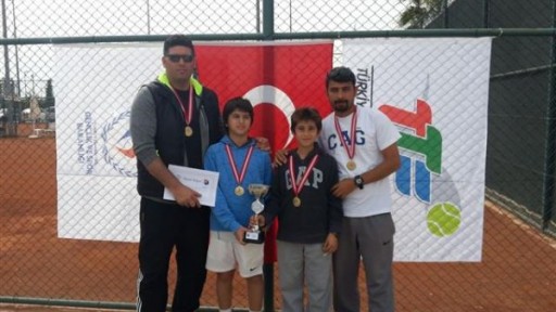 Özel Çağ Ortaokulu Erkek Tenis Takımımızın Başarısı